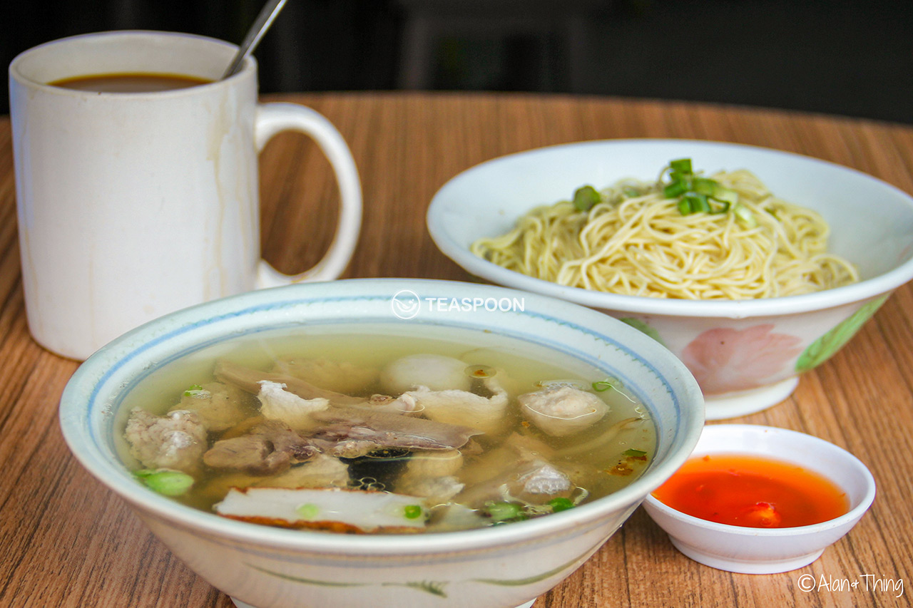 【Kuching Must Eat】 Kim Joo Kolo Mee Carpenter Street Teaspoon